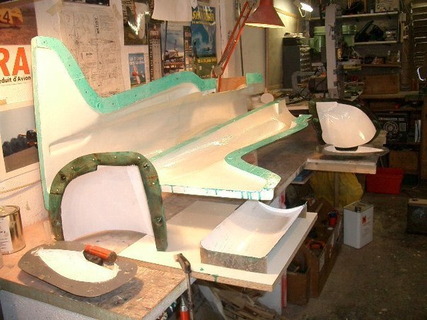 Construire un racer p'tit gros en résine polyester avec un moule Construire un racer p'tit gros en résine polyester avec un moule