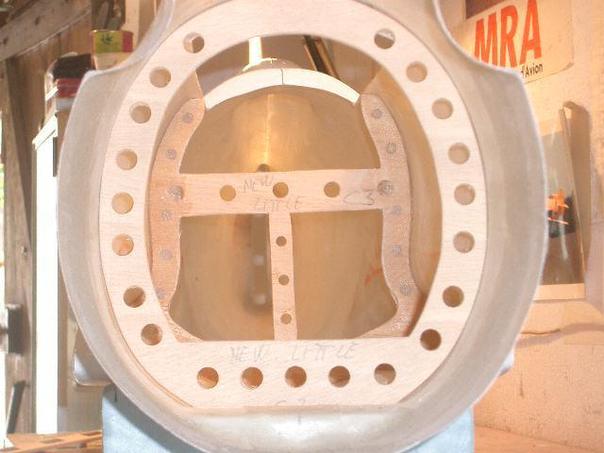 Construire un racer p'tit gros en résine polyester avec un moule Construire un racer p'tit gros en résine polyester avec un moule