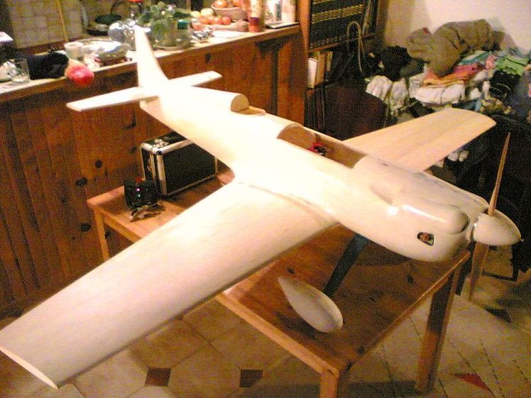 Construire un racer p'tit gros en résine polyester avec un moule Construire un racer p'tit gros en résine polyester avec un moule