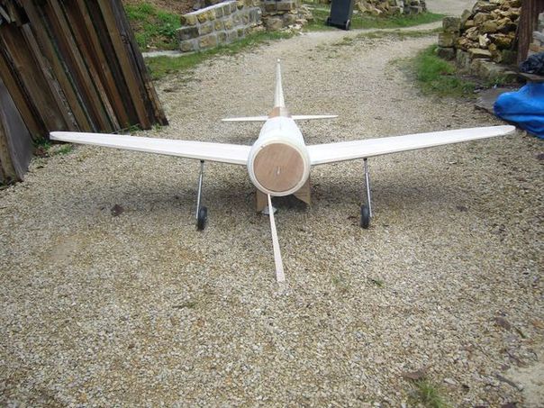 Un racer vraiment emblématique : le Hughes H-1 Un racer vraiment emblématique : le Hughes H-1