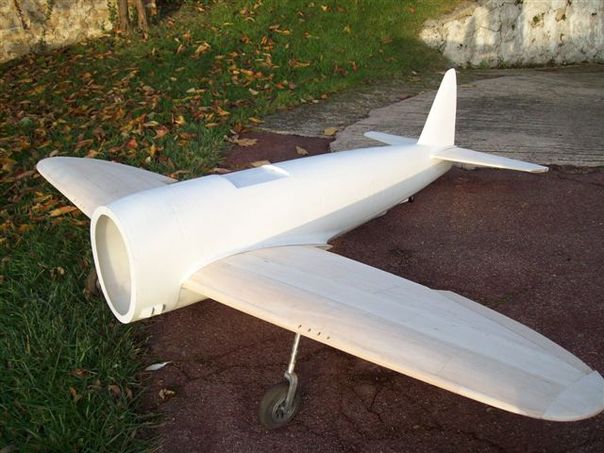 La construction du P-47 d'Alain La construction du P-47 d'Alain