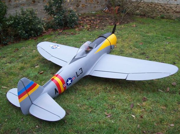 La construction du P-47 d'Alain La construction du P-47 d'Alain