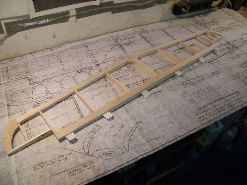 FW 190 4ème partie, construction stabilisateur et dérive