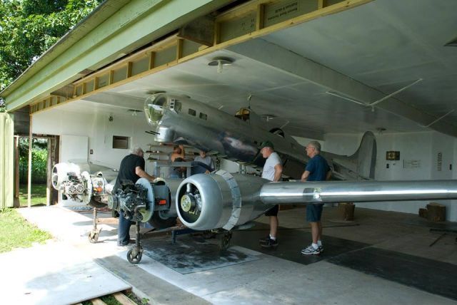 b-17-1-au-tiers