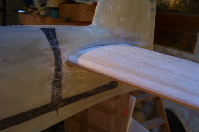 une première mise en place sur le fuselage.