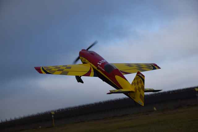 Extra 330 SC Ludovic MARTIN 17