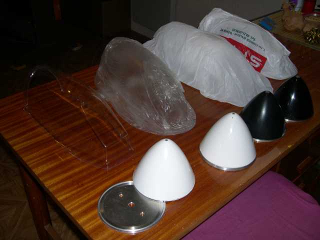 verrières réalisées chez RAR!! cones moulés en carbone sous vide par GW composite